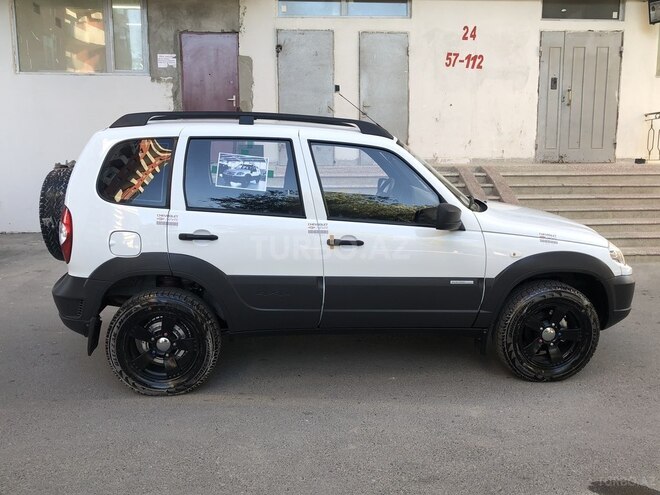 Chevrolet Niva 2015, 9,635 km - 1.7 l - Sumqayıt