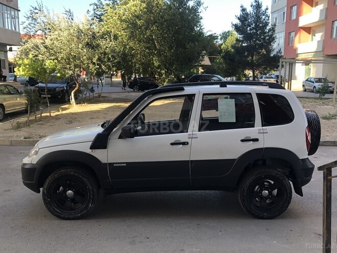 Chevrolet Niva 2015, 9,635 km - 1.7 l - Sumqayıt
