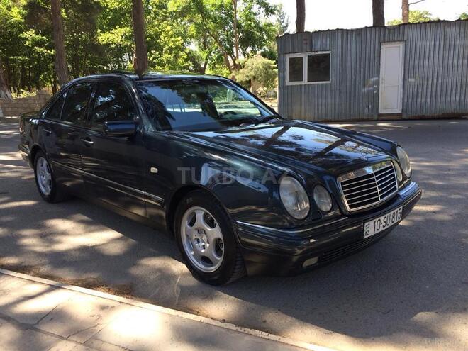 Mercedes E 320 1999, 296,400 km - 3.2 л - Sumqayıt