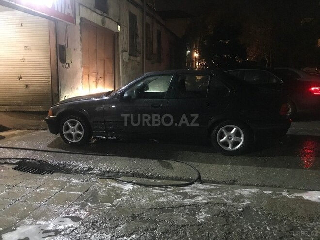 BMW 316 1993, 332,559 km - 1.6 l - Bakı