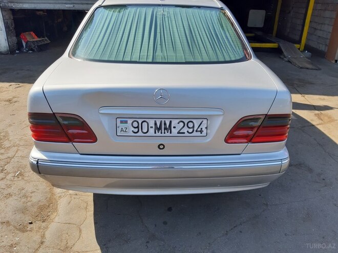 Mercedes E 220 1999, 334,000 km - 2.2 l - Bakı