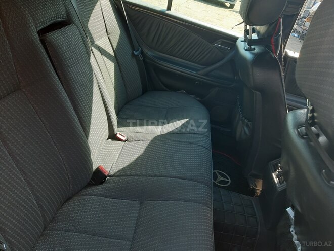 Mercedes E 220 1999, 334,000 km - 2.2 l - Bakı