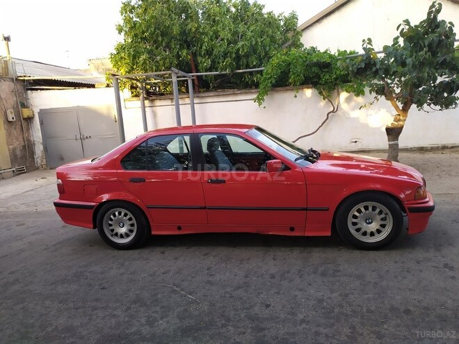 BMW 318 1993, 373,000 km - 1.8 l - Sumqayıt
