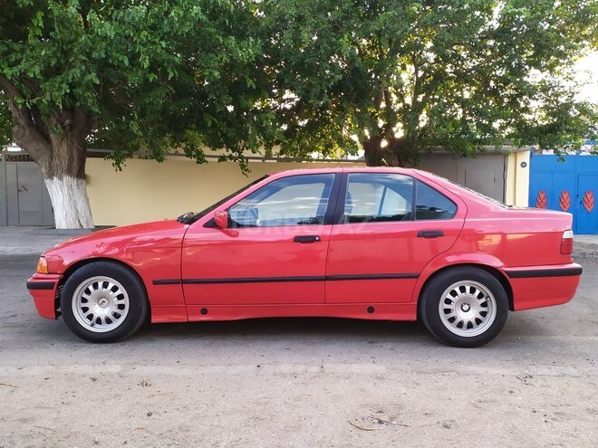 BMW 318 1993, 373,000 km - 1.8 l - Sumqayıt
