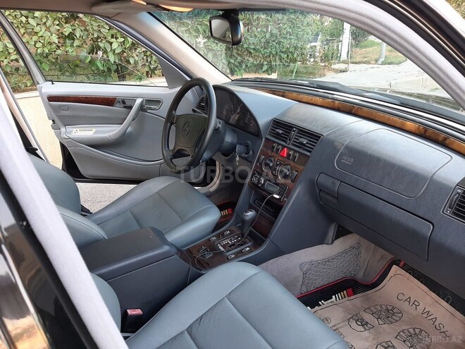 Mercedes C 230 1999, 176,000 km - 2.3 л - Bakı