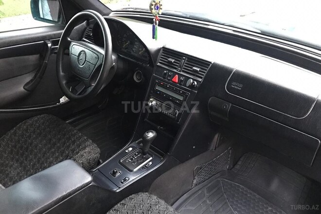 Mercedes C 220 1999, 437,000 km - 2.2 l - Bakı
