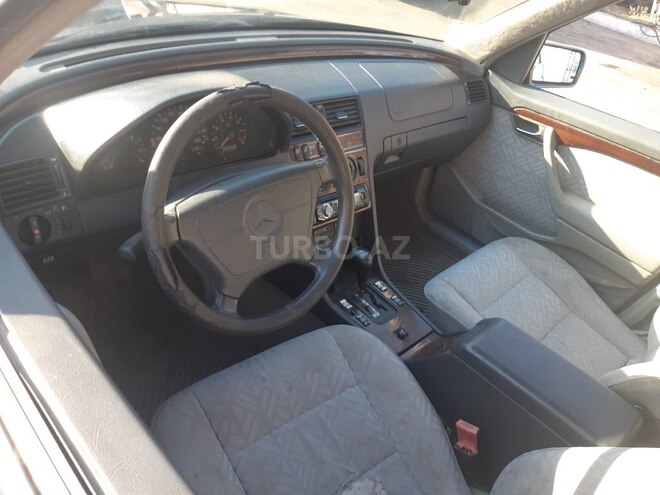 Mercedes C 220 1995, 254,000 km - 2.2 l - Bakı