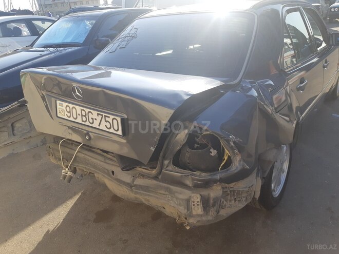 Mercedes C 220 1995, 254,000 km - 2.2 l - Bakı