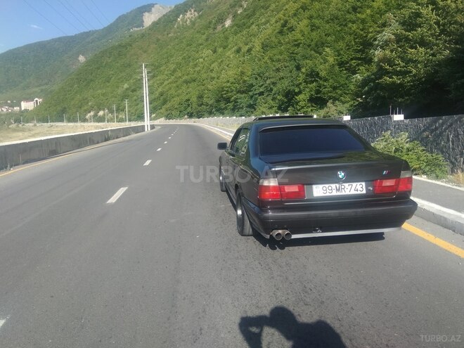 BMW 520 1993, 320,500 km - 2.0 l - Bakı