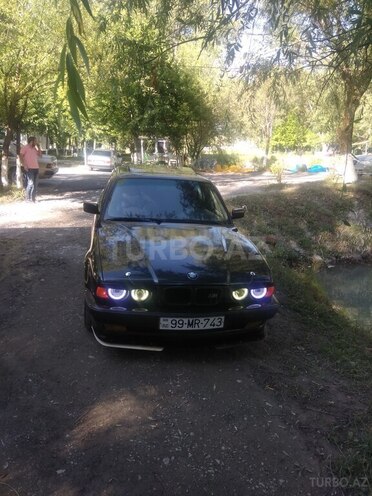 BMW 520 1993, 320,500 km - 2.0 l - Bakı