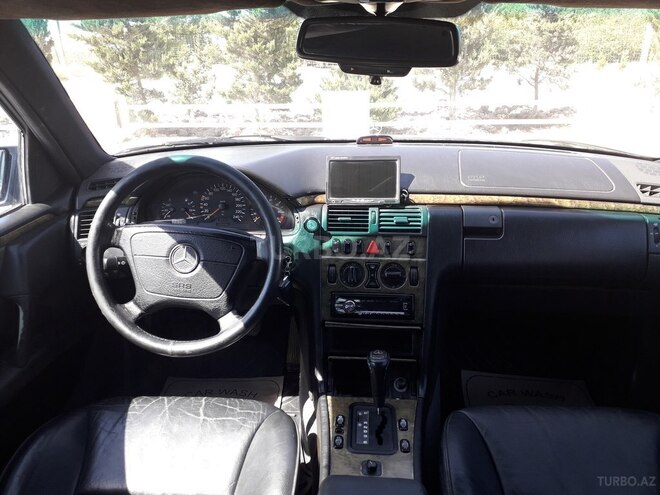 Mercedes E 230 1996, 267,800 km - 2.3 l - Sumqayıt