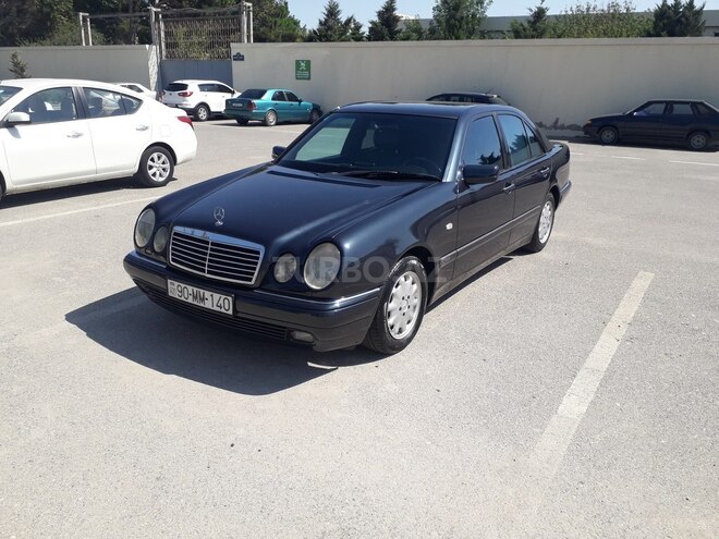 Mercedes E 230 1996, 267,800 km - 2.3 l - Sumqayıt