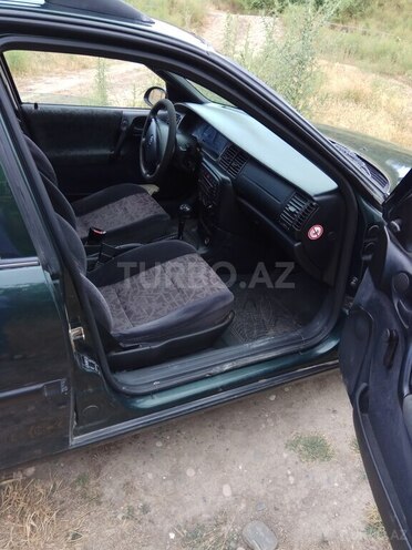 Opel Vectra 1998, 385,427 km - 1.6 л - Qusar