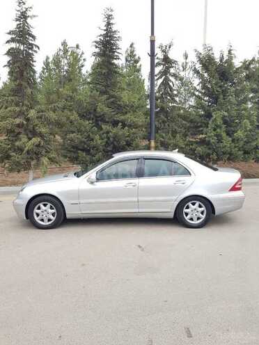 Mercedes C 200 2000, 237,346 km - 0.2 л - Şirvan