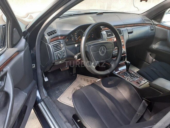 Mercedes E 240 1998, 237,680 km - 2.4 l - Bakı