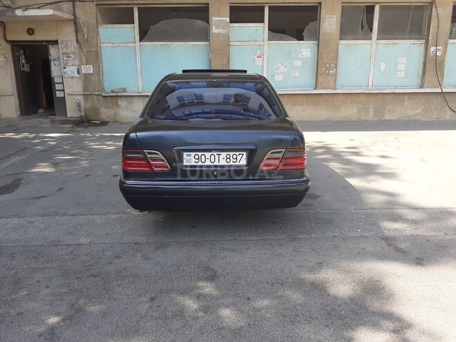 Mercedes E 240 1998, 237,680 km - 2.4 l - Bakı