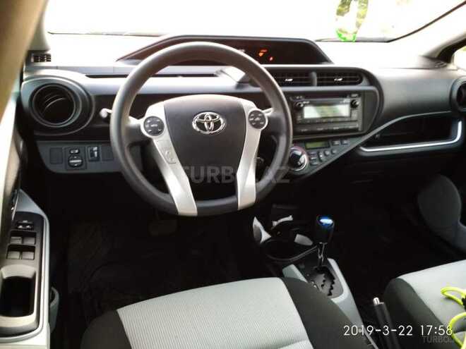 Toyota Prius C 2014, 64,800 km - 1.5 л - Bakı