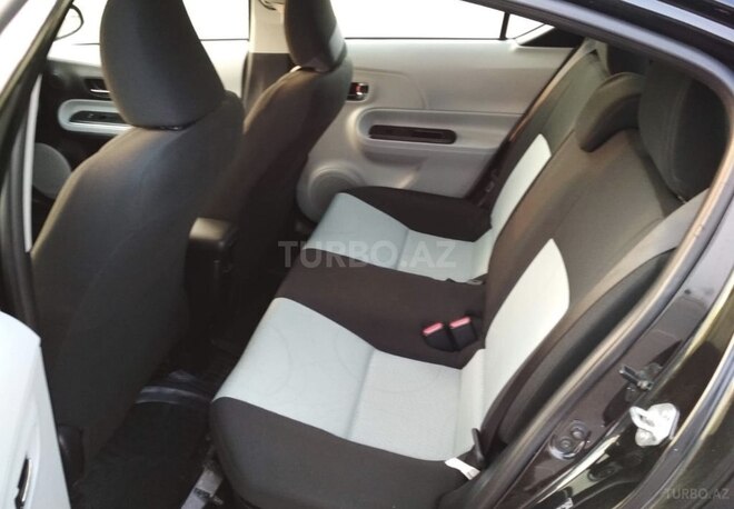 Toyota Prius C 2014, 64,800 km - 1.5 л - Bakı