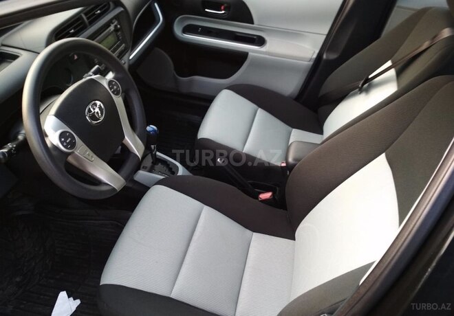 Toyota Prius C 2014, 64,800 km - 1.5 л - Bakı