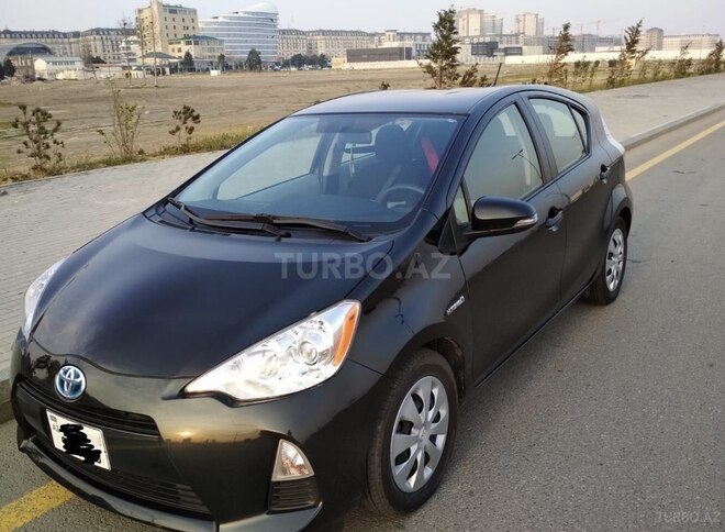 Toyota Prius C 2014, 64,800 km - 1.5 л - Bakı