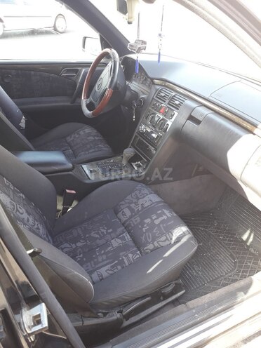 Mercedes E 230 1996, 145,890 km - 2.3 l - Bakı