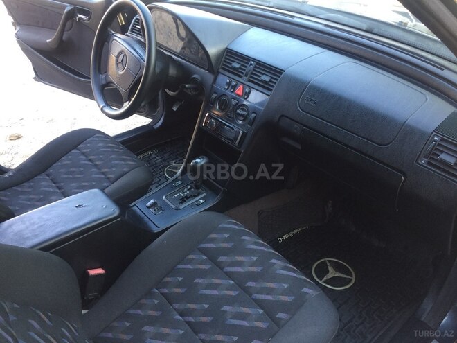 Mercedes C 180 1998, 235,000 km - 1.8 l - Salyan