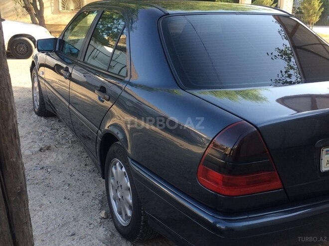 Mercedes C 180 1998, 235,000 km - 1.8 l - Salyan