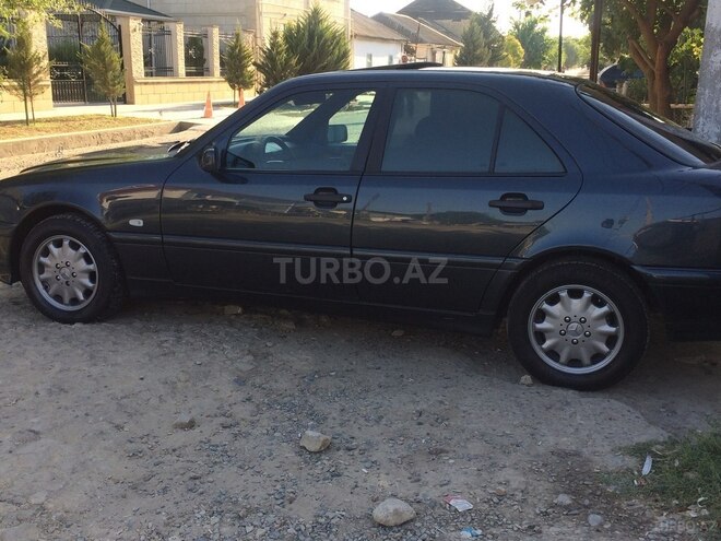Mercedes C 180 1998, 235,000 km - 1.8 l - Salyan