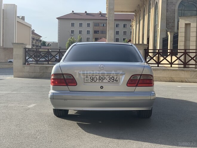 Mercedes E 240 2000, 326,000 km - 2.6 л - Bakı