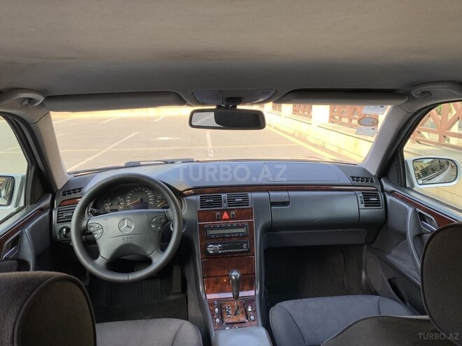Mercedes E 240 2000, 326,000 km - 2.6 л - Bakı