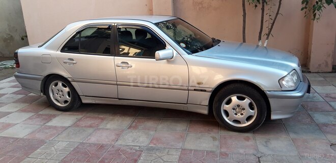 Mercedes C 220 2000, 498,000 km - 2.2 l - Bakı