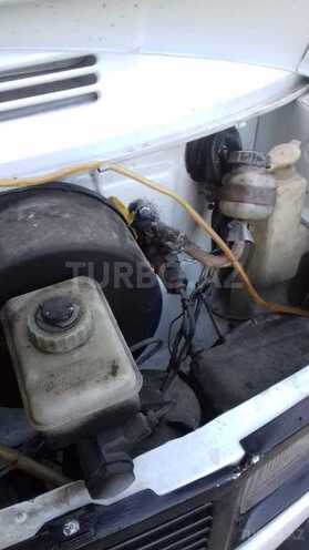 Mercedes 208 D 1995, 3,658,742 km - 2.3 l - Yevlax