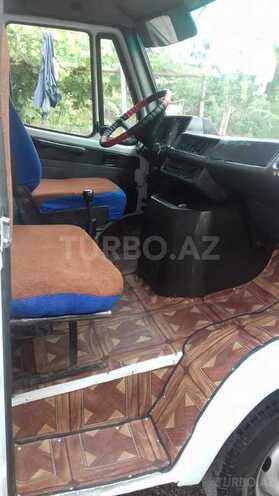Mercedes 208 D 1995, 3,658,742 km - 2.3 l - Yevlax