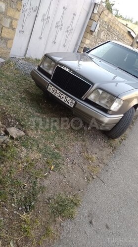 Mercedes E 200 1993, 3,859,640 km - 0.2 l - İsmayıllı