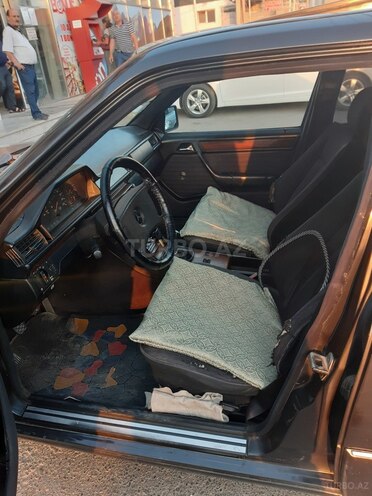 Mercedes E 230 1991, 258,695 km - 2.3 l - Bakı