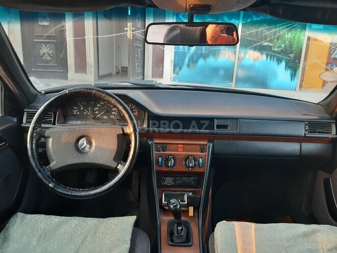 Mercedes E 230 1991, 258,695 km - 2.3 l - Bakı