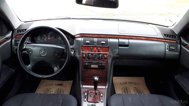 Mercedes E 200 2001, 285,500 km - 2.0 l - Gəncə