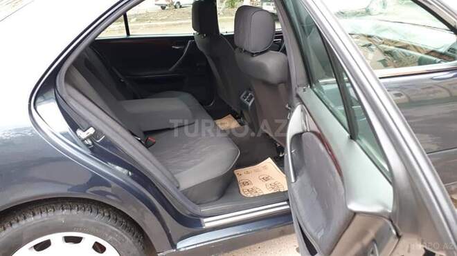 Mercedes E 200 2001, 285,500 km - 2.0 l - Gəncə