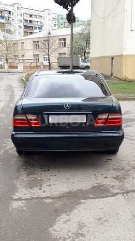 Mercedes E 200 2001, 285,500 km - 2.0 l - Gəncə