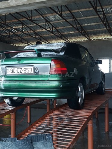 Opel Astra 1996, 250,000 km - 2.0 л - Gəncə