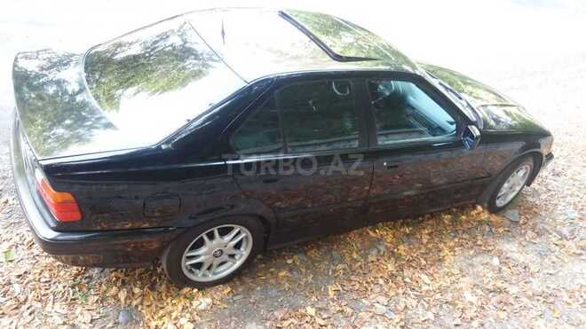 BMW 318 1992, 419,000 km - 1.8 l - Qax