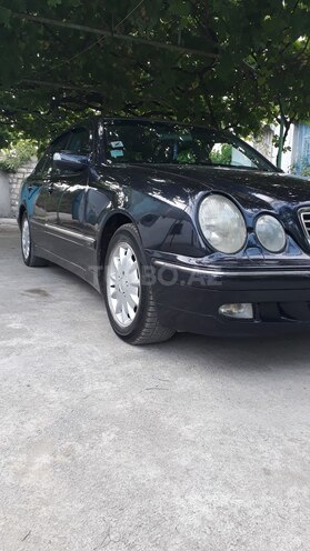 Mercedes E 270 2001, 365,000 km - 2.7 l - Bərdə
