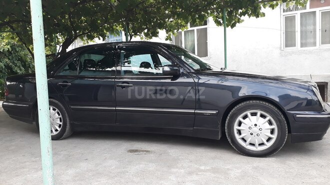 Mercedes E 270 2001, 365,000 km - 2.7 l - Bərdə