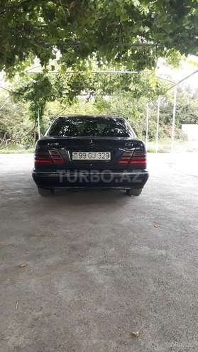 Mercedes E 270 2001, 365,000 km - 2.7 l - Bərdə