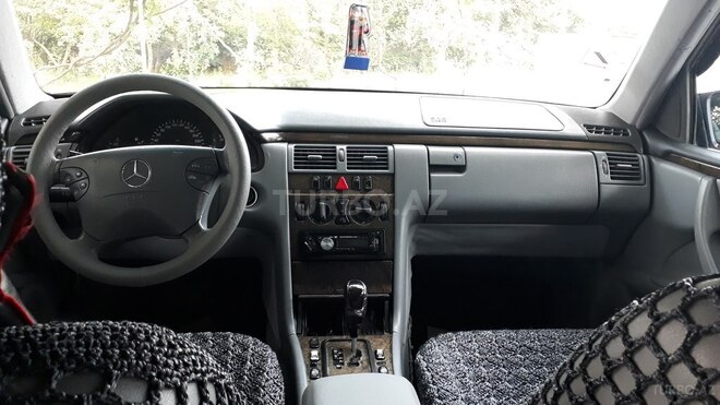 Mercedes E 270 2001, 365,000 km - 2.7 l - Bərdə