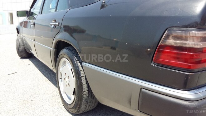 Mercedes E 200 1990, 370,000 km - 2.0 l - Bakı