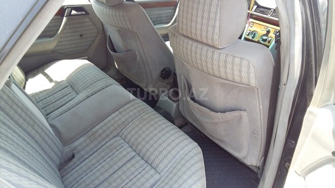 Mercedes E 200 1990, 370,000 km - 2.0 l - Bakı