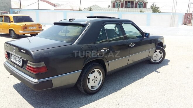 Mercedes E 200 1990, 370,000 km - 2.0 l - Bakı
