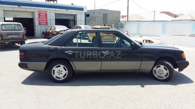 Mercedes E 200 1990, 370,000 km - 2.0 l - Bakı