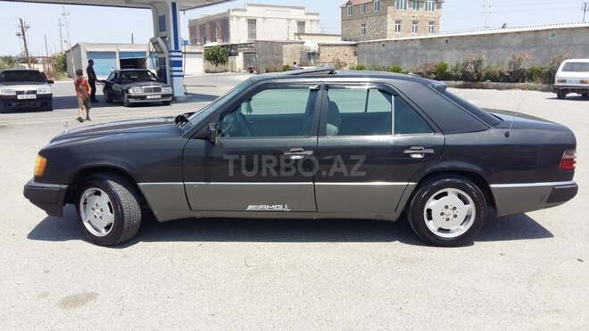 Mercedes E 200 1990, 370,000 km - 2.0 l - Bakı